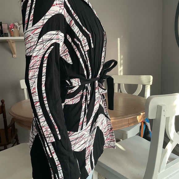 Joseph Ribkoff blazer. - Picture 5 of 6